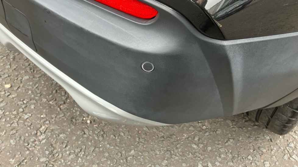 Nissan Qashqai 1.3 DiG-T N-Motion 5dr Petrol Hatchback - Image 25