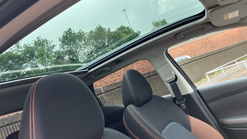 Nissan Qashqai 1.3 DiG-T N-Motion 5dr Petrol Hatchback - Image 26