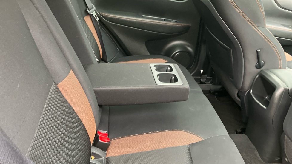 Nissan Qashqai 1.3 DiG-T N-Motion 5dr Petrol Hatchback - Image 32