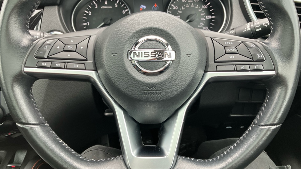 Nissan Qashqai 1.3 DiG-T N-Motion 5dr Petrol Hatchback - Image 42
