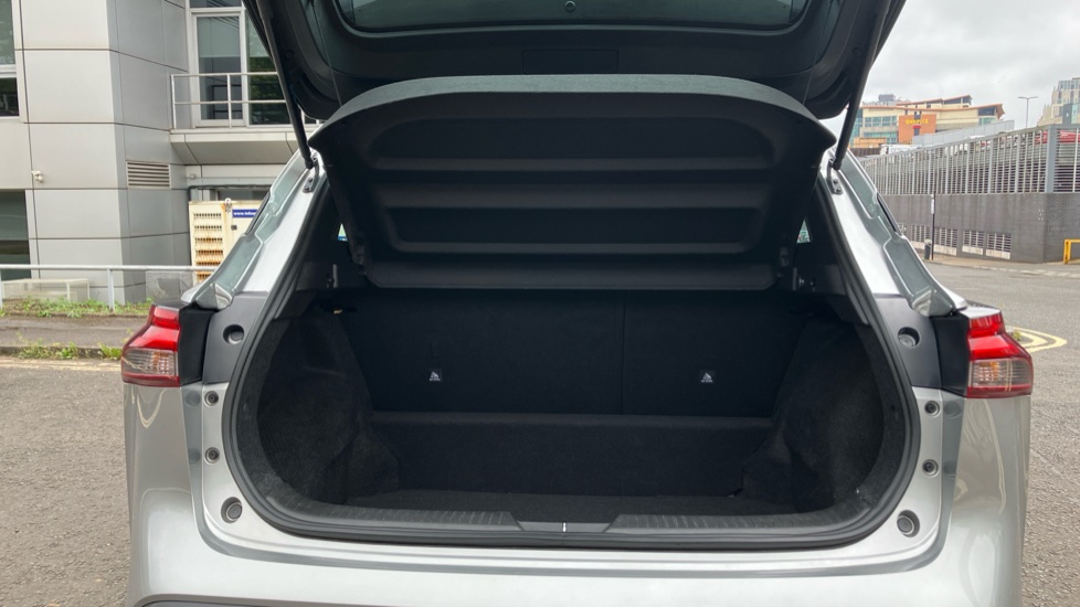 Nissan Qashqai 1.3 DiG-T MH Acenta Premium 5dr Petrol Hatchback - Image 4