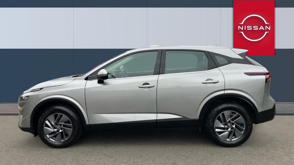 Nissan Qashqai 1.3 DiG-T MH Acenta Premium 5dr Petrol Hatchback - Image 5