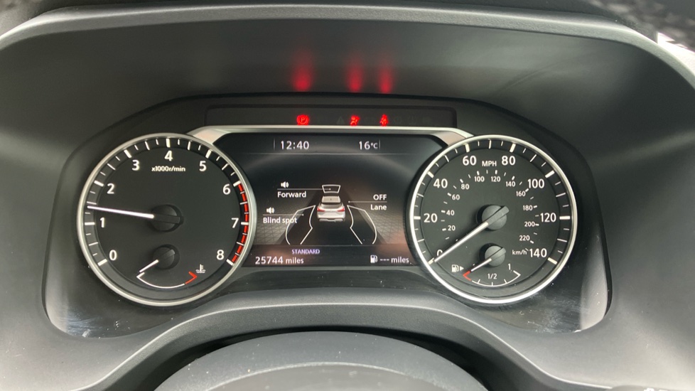 Nissan Qashqai 1.3 DiG-T MH Acenta Premium 5dr Petrol Hatchback - Image 18