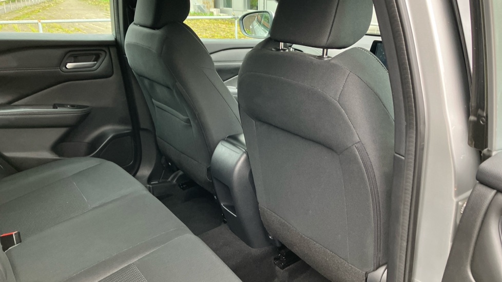 Nissan Qashqai 1.3 DiG-T MH Acenta Premium 5dr Petrol Hatchback - Image 29