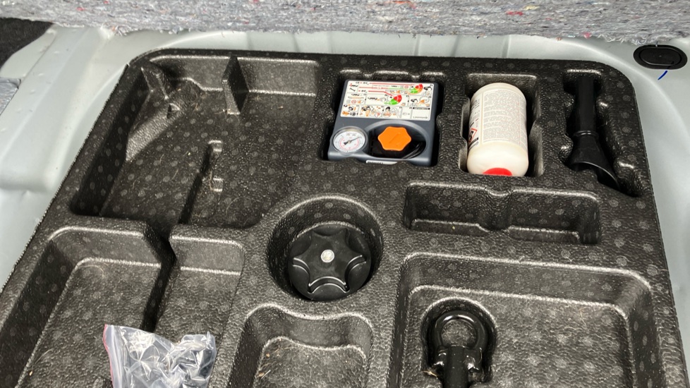 Nissan Qashqai 1.3 DiG-T MH Acenta Premium 5dr Petrol Hatchback - Image 35