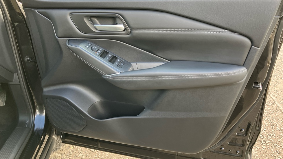 Nissan Qashqai 1.5 E-Power N-Connecta 5dr Auto Hybrid Hatchback - Image 27
