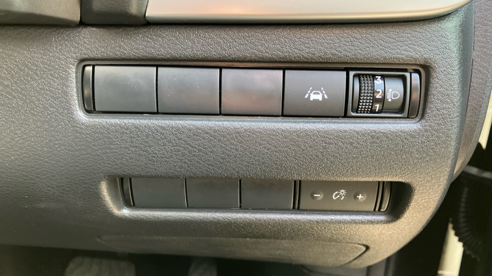 Nissan Qashqai 1.5 E-Power N-Connecta 5dr Auto Hybrid Hatchback - Image 41