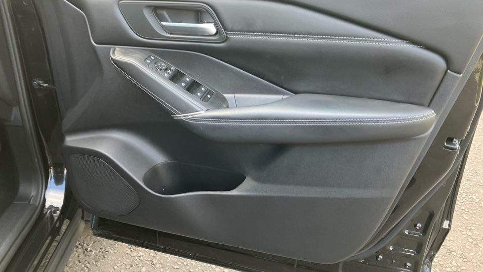 Nissan Qashqai 1.5 E-Power N-Connecta 5dr Auto Hybrid Hatchback - Image 31