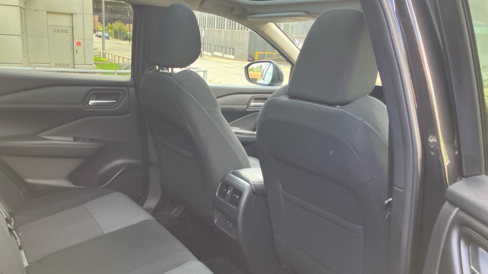 Nissan Qashqai 1.5 E-Power N-Connecta 5dr Auto Hybrid Hatchback - Image 32