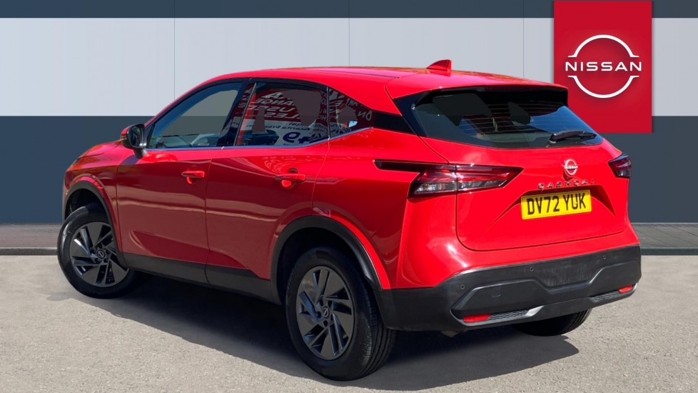 Nissan Qashqai 1.3 DiG-T MH Acenta Premium 5dr Petrol Hatchback - Image 2
