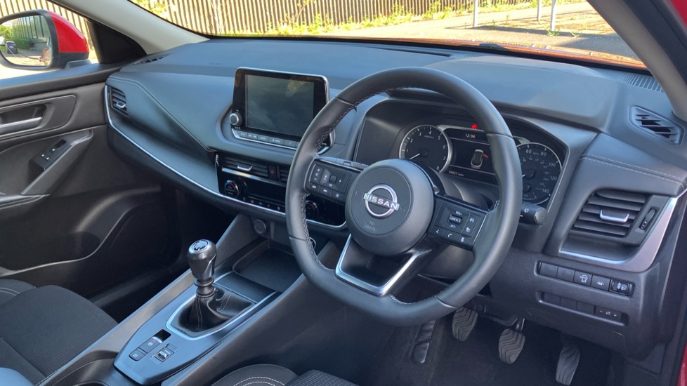 Nissan Qashqai 1.3 DiG-T MH Acenta Premium 5dr Petrol Hatchback - Image 11