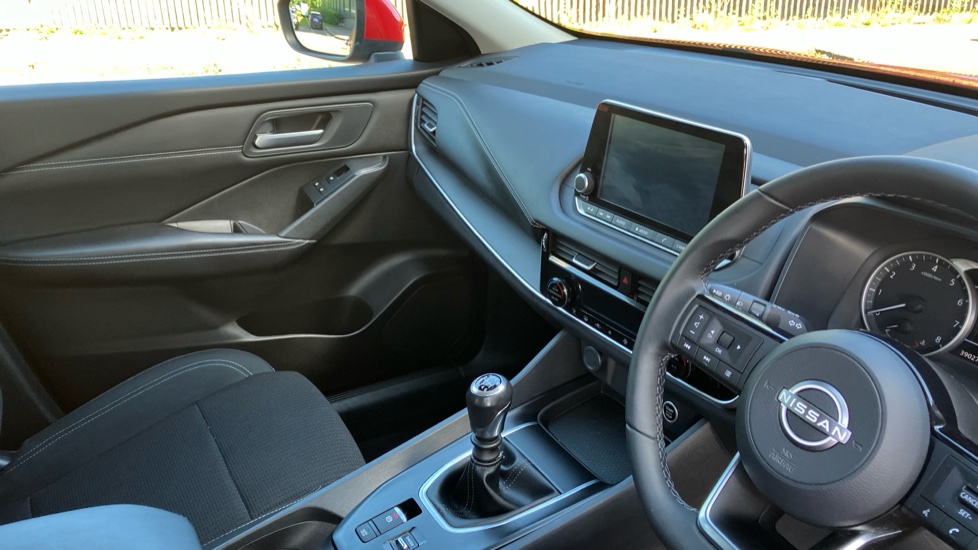 Nissan Qashqai 1.3 DiG-T MH Acenta Premium 5dr Petrol Hatchback - Image 14