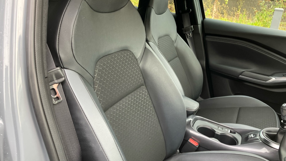 Nissan Juke 1.0 DiG-T 114 N-Connecta 5dr Petrol Hatchback - Image 27