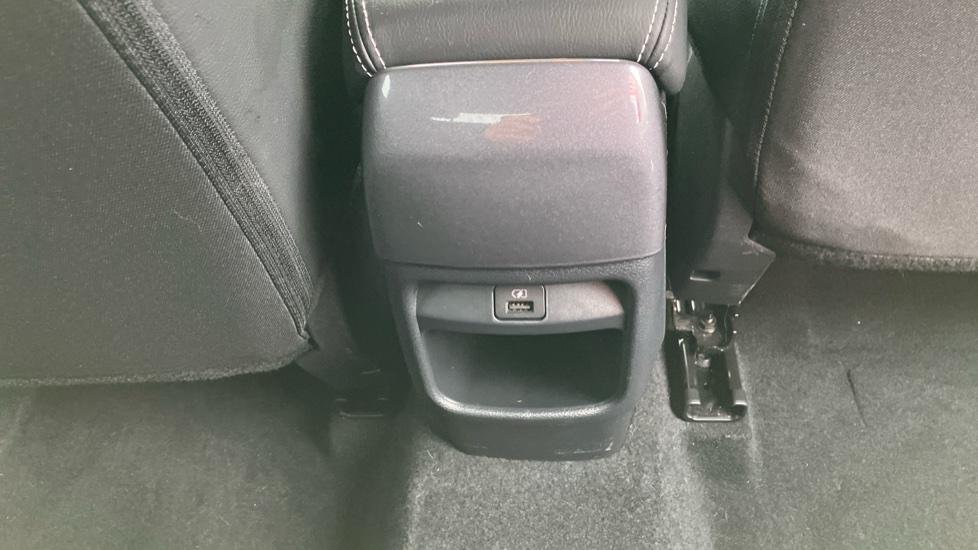 Nissan Juke 1.0 DiG-T 114 N-Connecta 5dr Petrol Hatchback - Image 33