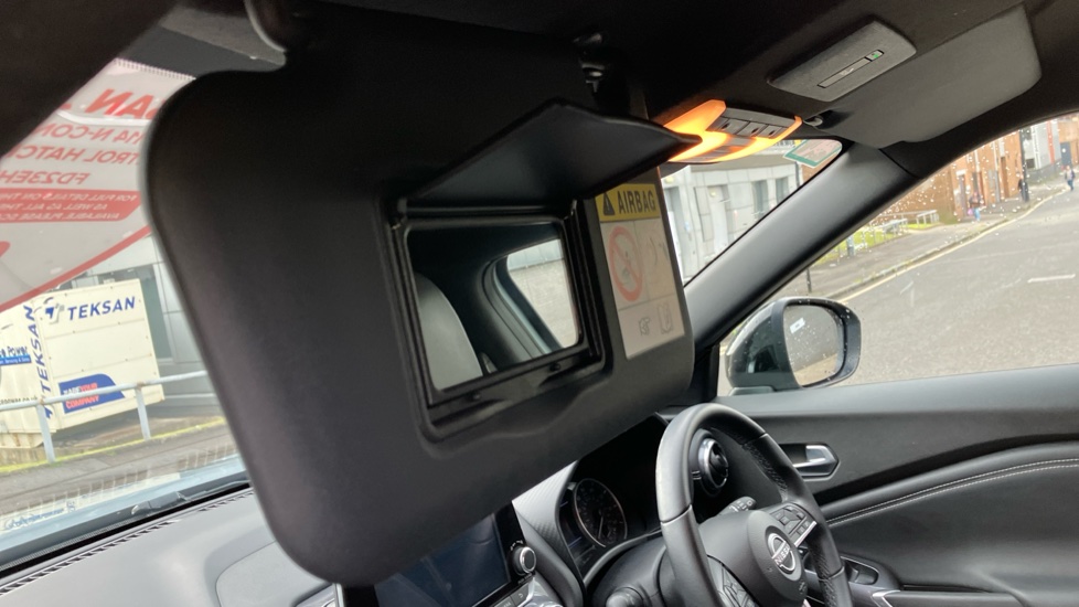 Nissan Juke 1.0 DiG-T 114 N-Connecta 5dr Petrol Hatchback - Image 39