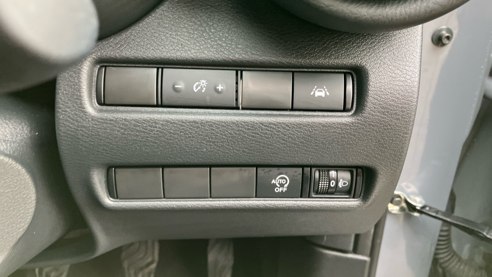 Nissan Juke 1.0 DiG-T 114 N-Connecta 5dr Petrol Hatchback - Image 40