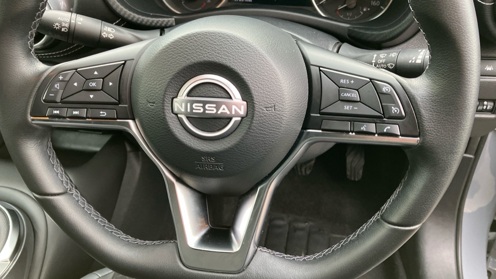 Nissan Juke 1.0 DiG-T 114 N-Connecta 5dr Petrol Hatchback - Image 41