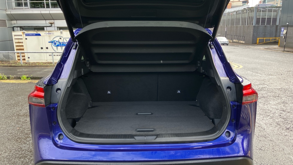 Nissan Qashqai 1.3 DiG-T MH Tekna 5dr Petrol Hatchback - Image 4