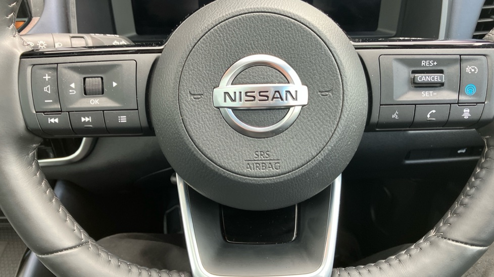 Nissan Qashqai 1.3 DiG-T MH Tekna 5dr Petrol Hatchback - Image 43