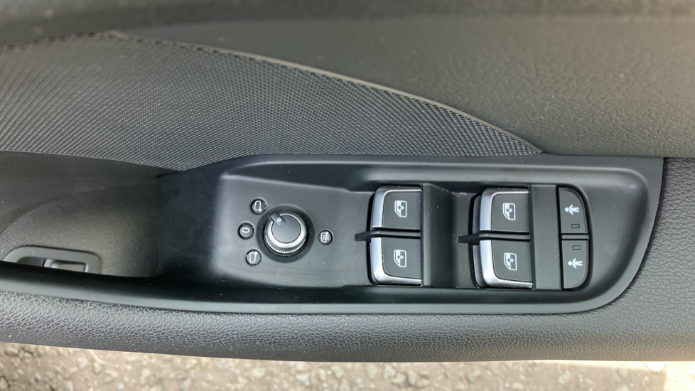 Audi A3 40 e-tron 5dr S Tronic Hatchback - Image 28
