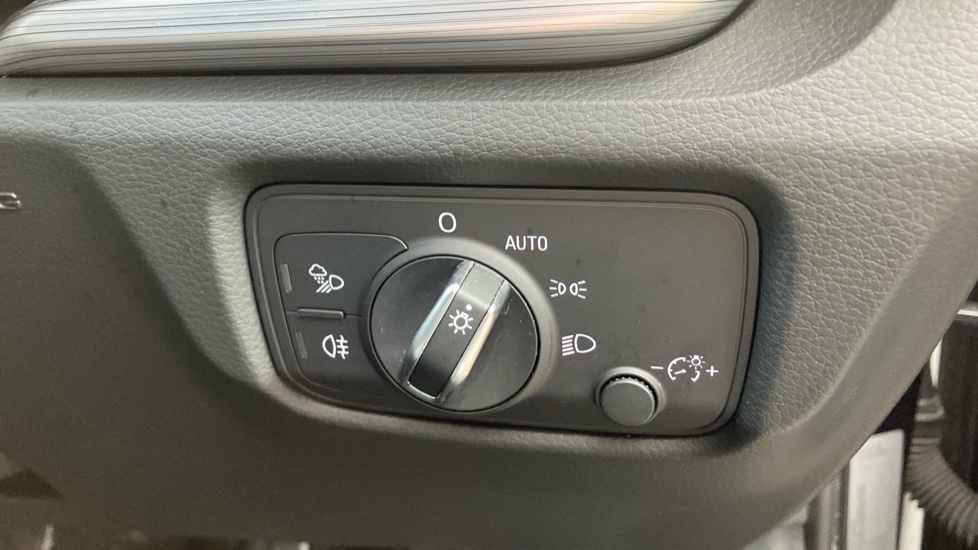 Audi A3 40 e-tron 5dr S Tronic Hatchback - Image 38