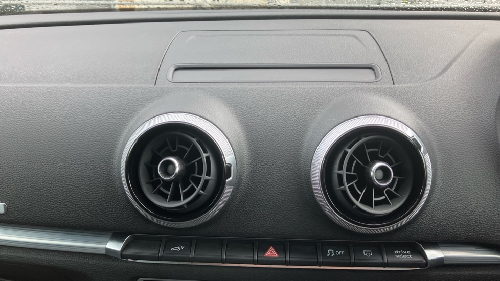 Audi A3 40 e-tron 5dr S Tronic Hatchback - Image 41