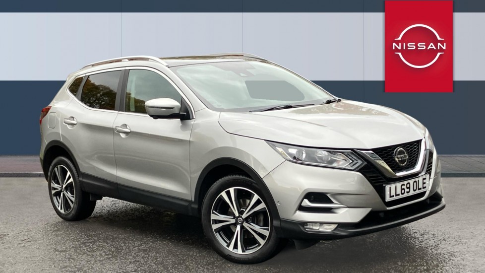 Nissan Qashqai 1.3 DiG-T 160 N-Connecta 5dr DCT [Glass Roof Pack] Petrol Hatchback - Image 1