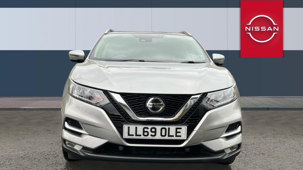 Nissan Qashqai 1.3 DiG-T 160 N-Connecta 5dr DCT [Glass Roof Pack] Petrol Hatchback - Image 3