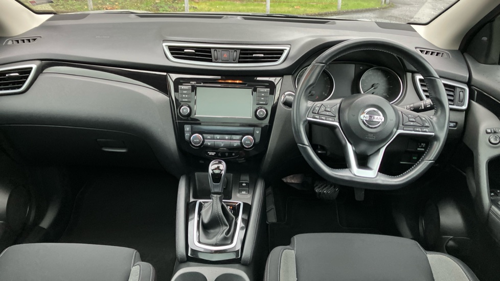 Nissan Qashqai 1.3 DiG-T 160 N-Connecta 5dr DCT [Glass Roof Pack] Petrol Hatchback - Image 10