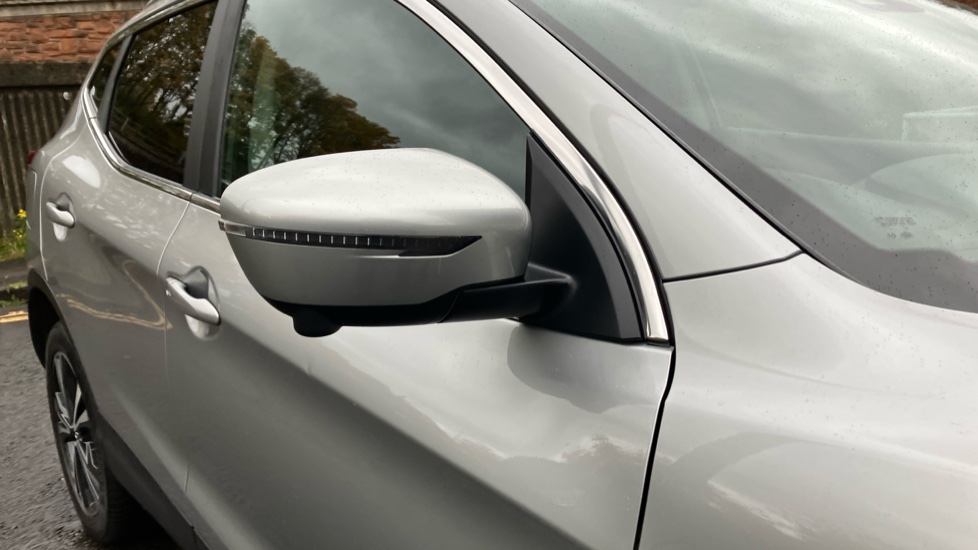 Nissan Qashqai 1.3 DiG-T 160 N-Connecta 5dr DCT [Glass Roof Pack] Petrol Hatchback - Image 22