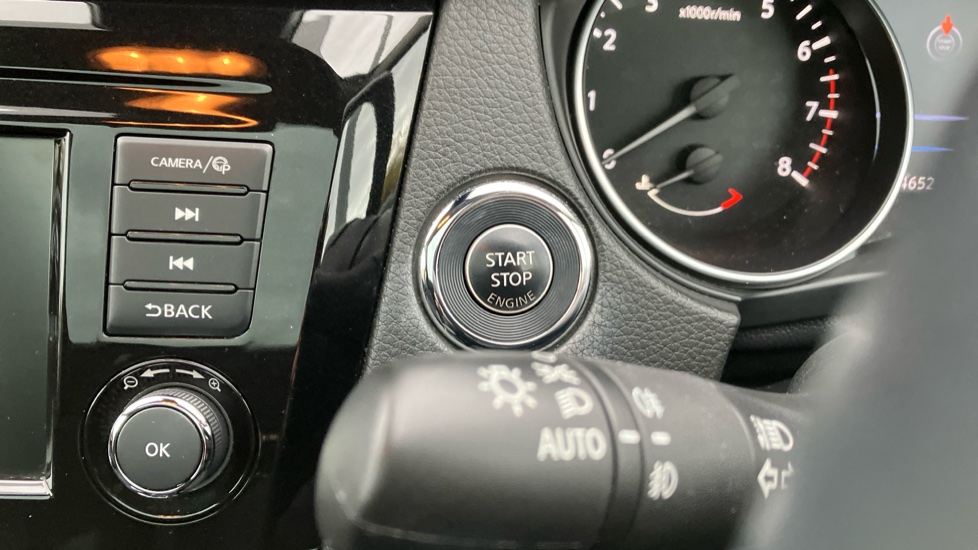 Nissan Qashqai 1.3 DiG-T 160 N-Connecta 5dr DCT [Glass Roof Pack] Petrol Hatchback - Image 44