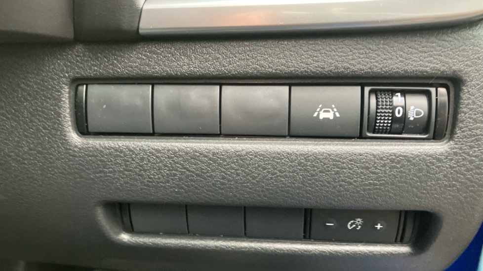 Nissan Qashqai 1.5 E-Power N-Connecta 5dr Auto Hybrid Hatchback - Image 42