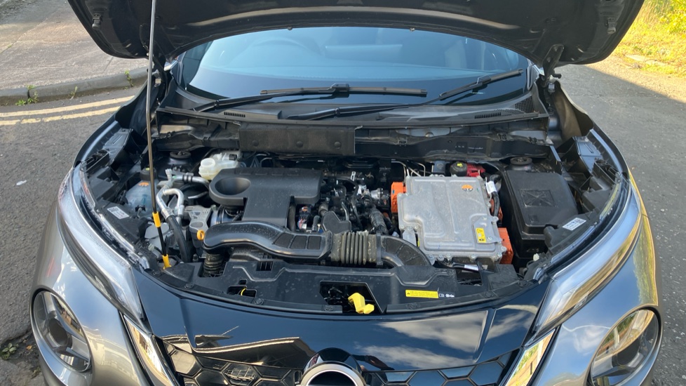 Nissan Juke 1.6 Hybrid N-Connecta 5dr Auto Hybrid Hatchback - Image 8