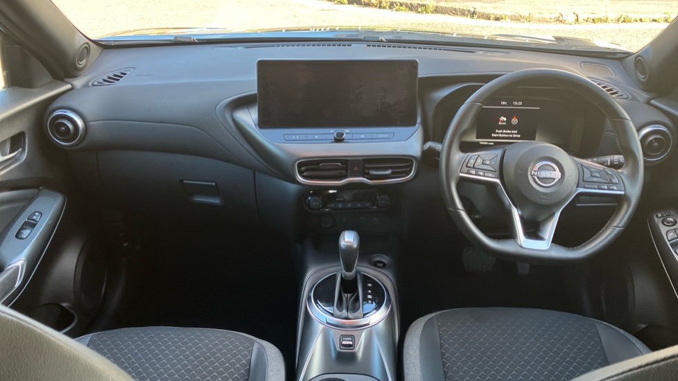 Nissan Juke 1.6 Hybrid N-Connecta 5dr Auto Hybrid Hatchback - Image 10