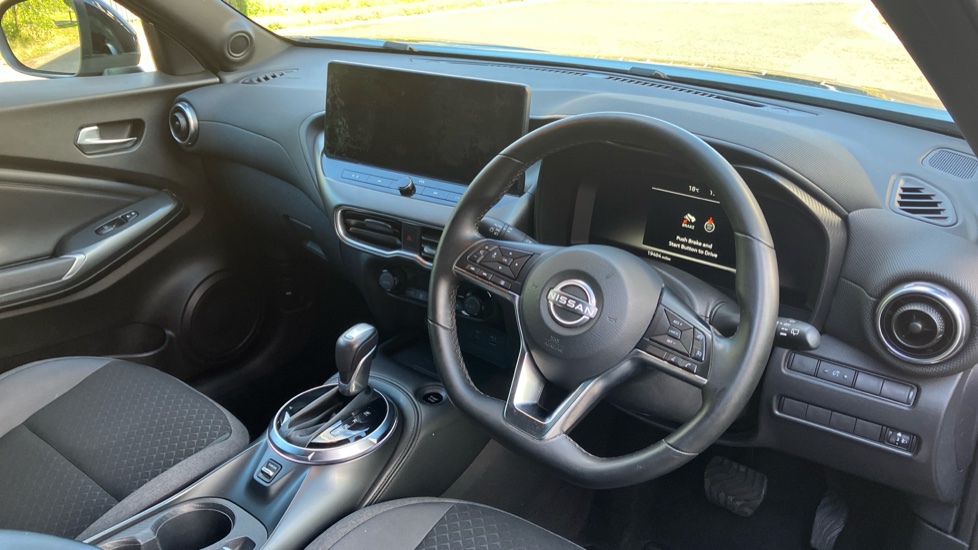 Nissan Juke 1.6 Hybrid N-Connecta 5dr Auto Hybrid Hatchback - Image 11