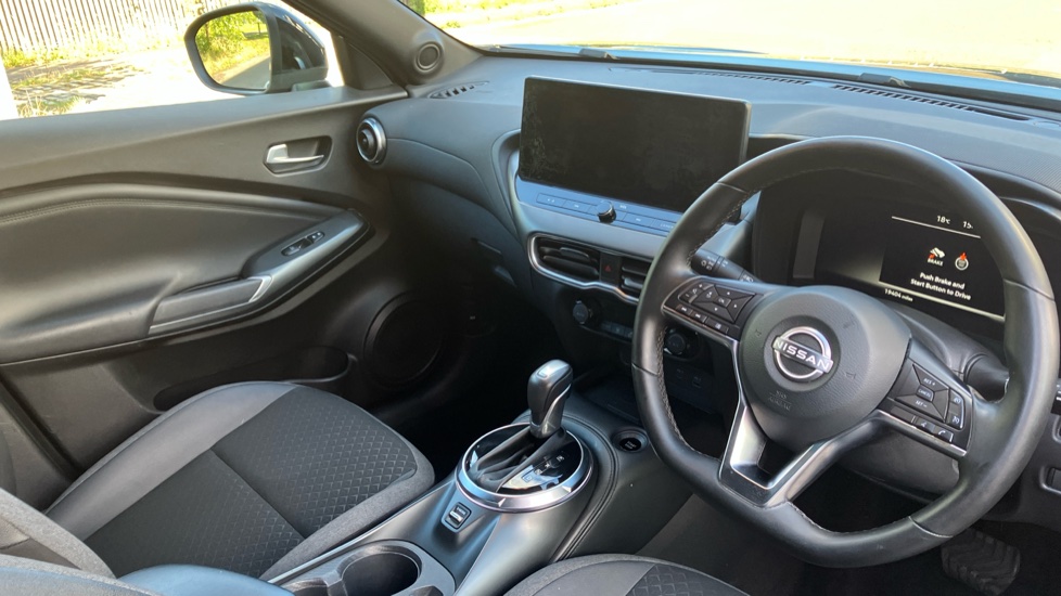 Nissan Juke 1.6 Hybrid N-Connecta 5dr Auto Hybrid Hatchback - Image 14