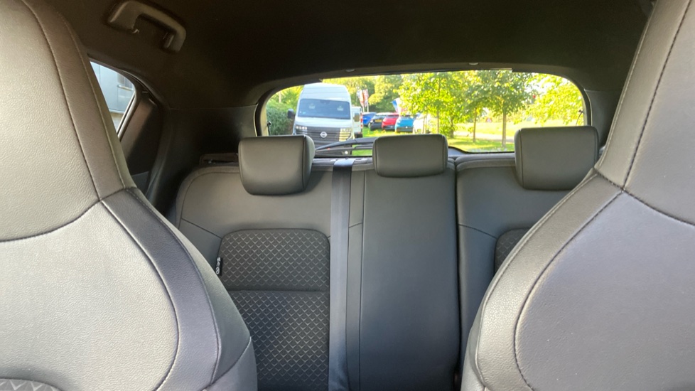 Nissan Juke 1.6 Hybrid N-Connecta 5dr Auto Hybrid Hatchback - Image 15