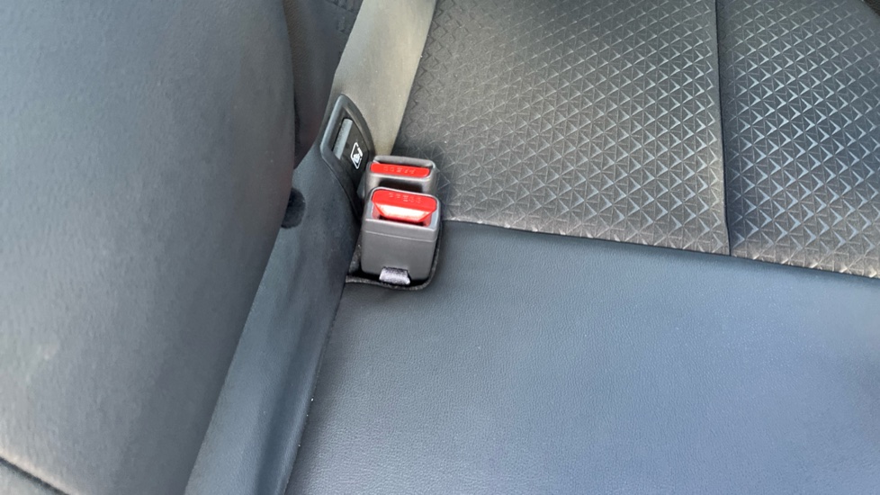 Nissan Juke 1.6 Hybrid N-Connecta 5dr Auto Hybrid Hatchback - Image 17