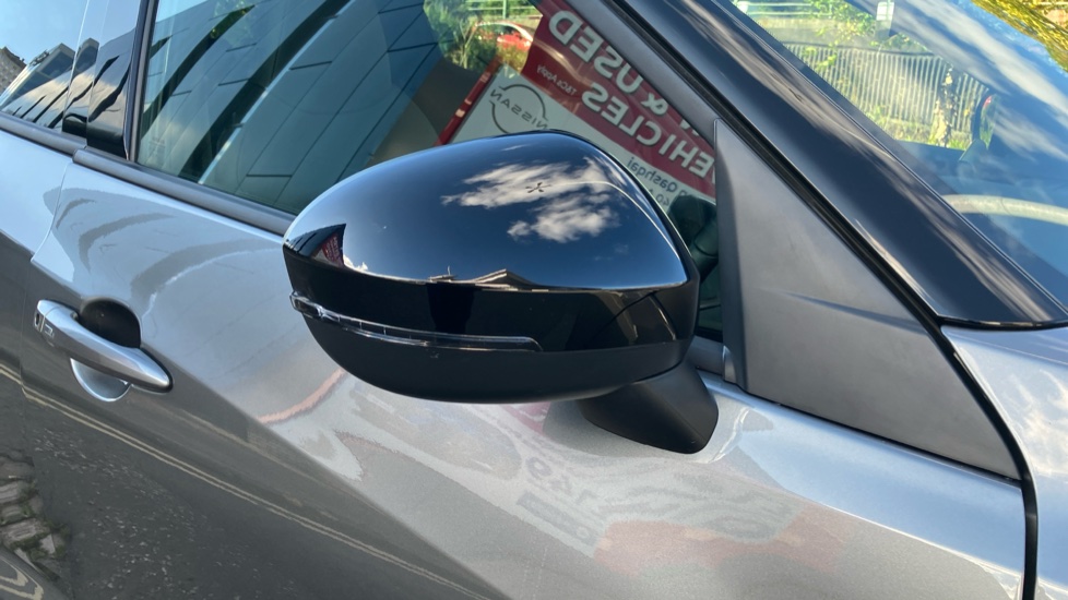 Nissan Juke 1.6 Hybrid N-Connecta 5dr Auto Hybrid Hatchback - Image 22