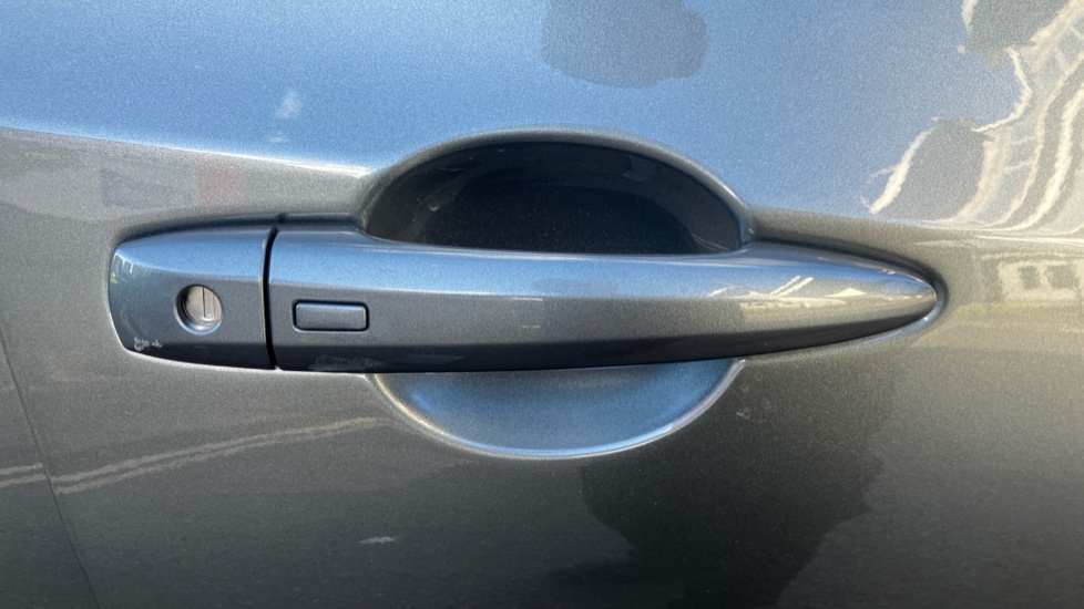 Nissan Juke 1.6 Hybrid N-Connecta 5dr Auto Hybrid Hatchback - Image 23