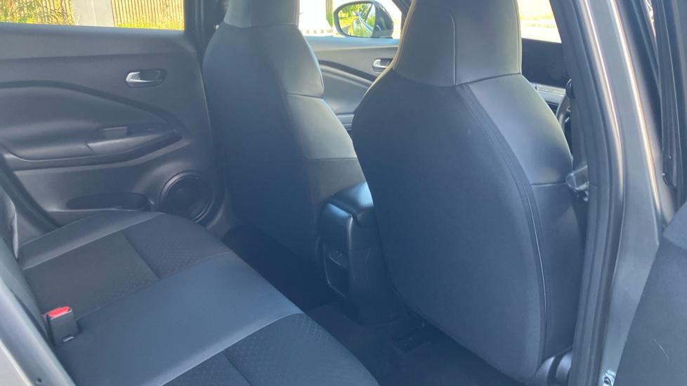 Nissan Juke 1.6 Hybrid N-Connecta 5dr Auto Hybrid Hatchback - Image 32