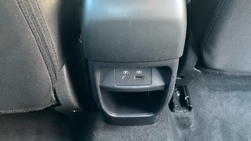 Nissan Juke 1.6 Hybrid N-Connecta 5dr Auto Hybrid Hatchback - Image 34