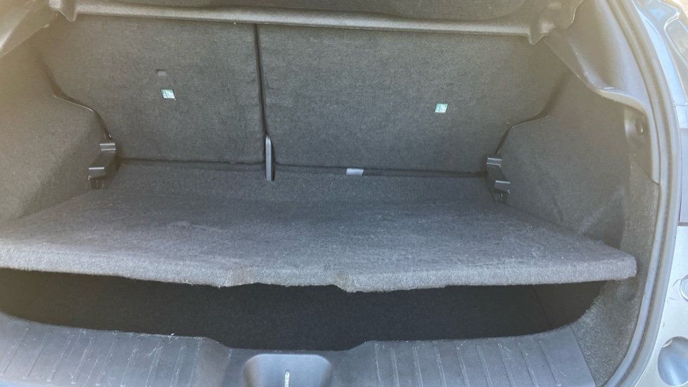 Nissan Juke 1.6 Hybrid N-Connecta 5dr Auto Hybrid Hatchback - Image 36