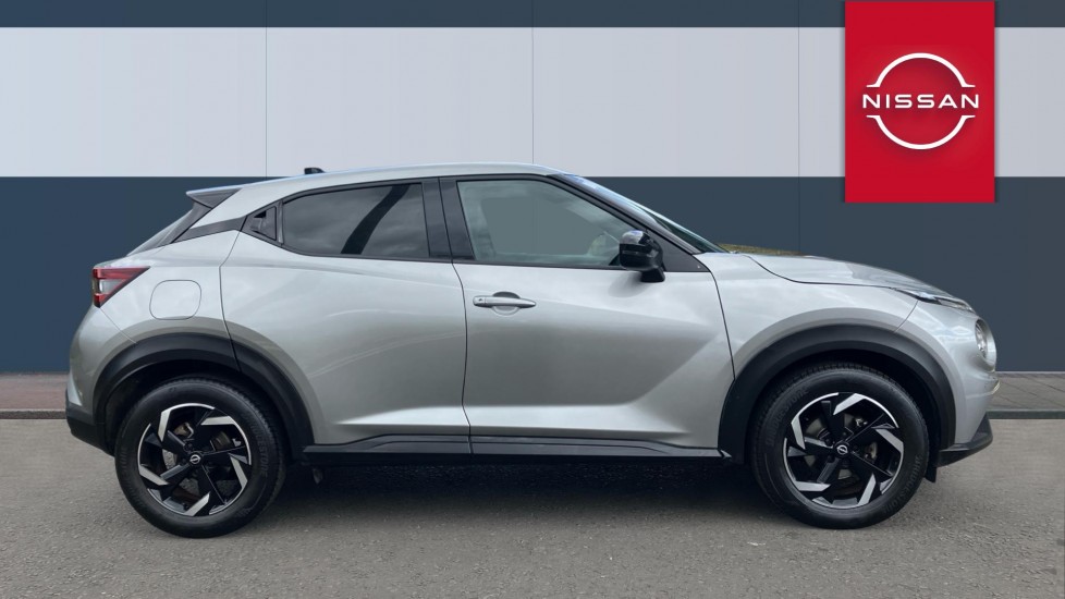 Nissan Juke 1.0 DiG-T 114 N-Connecta 5dr DCT Petrol Hatchback - Image 5