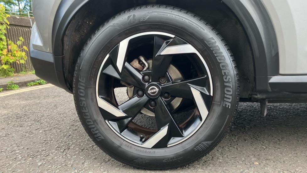 Nissan Juke 1.0 DiG-T 114 N-Connecta 5dr DCT Petrol Hatchback - Image 7