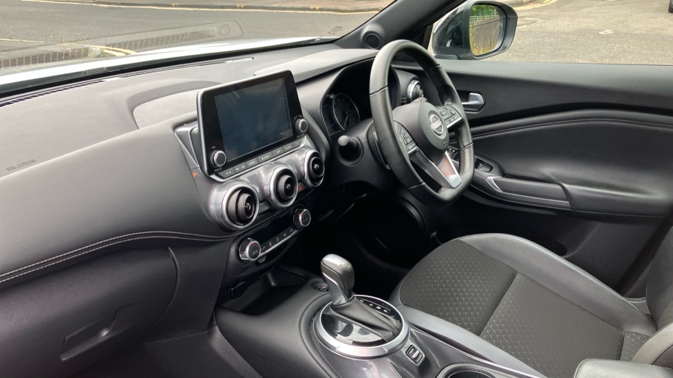 Nissan Juke 1.0 DiG-T 114 N-Connecta 5dr DCT Petrol Hatchback - Image 9