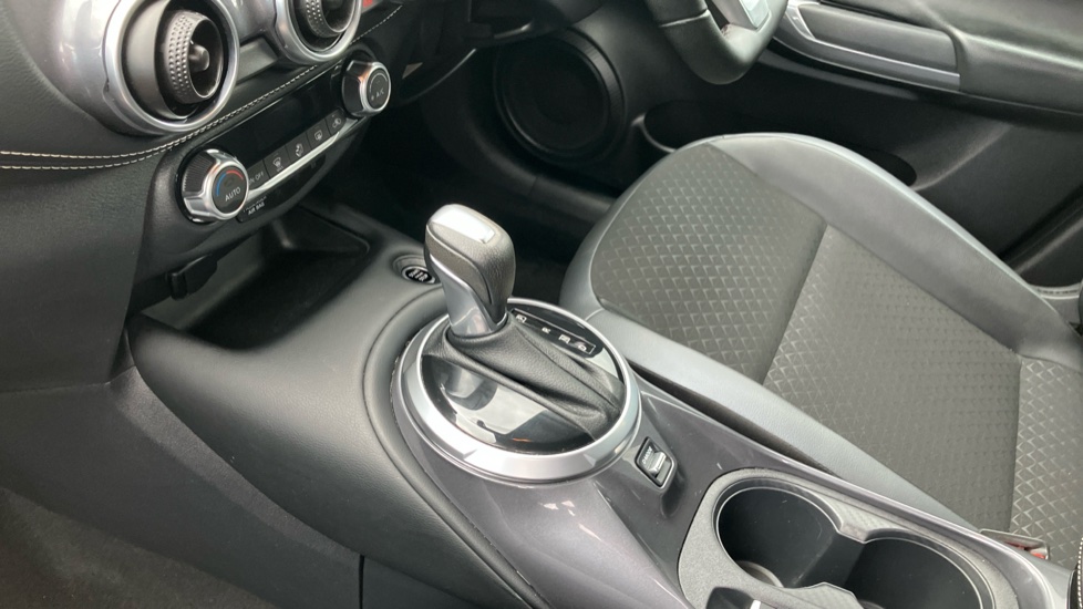 Nissan Juke 1.0 DiG-T 114 N-Connecta 5dr DCT Petrol Hatchback - Image 13