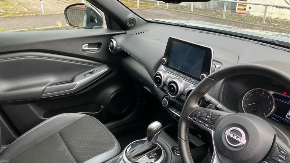 Nissan Juke 1.0 DiG-T 114 N-Connecta 5dr DCT Petrol Hatchback - Image 14