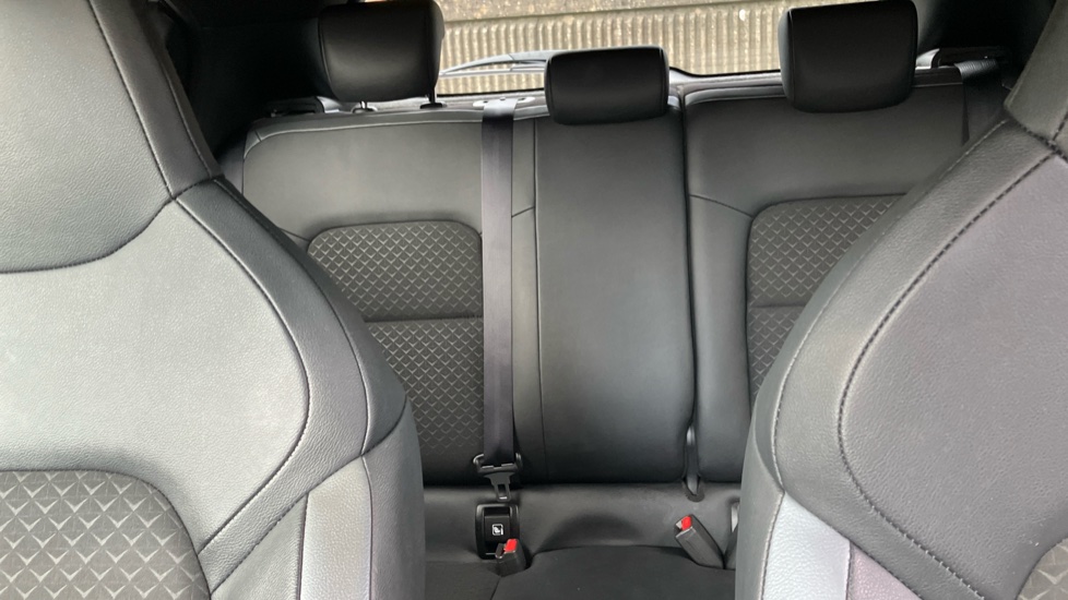 Nissan Juke 1.0 DiG-T 114 N-Connecta 5dr DCT Petrol Hatchback - Image 15