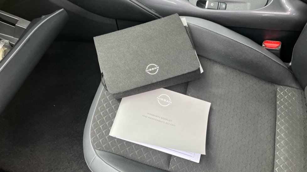 Nissan Juke 1.0 DiG-T 114 N-Connecta 5dr DCT Petrol Hatchback - Image 19